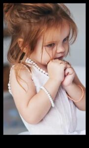 الطفولة العزيزة: مجوهرات الأطفال للحظات الثمينة