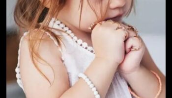 الطفولة العزيزة: مجوهرات الأطفال للحظات الثمينة