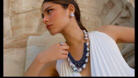 روعة شاطئ البحر: انغمس في عالم اللآلئ الأنيقة