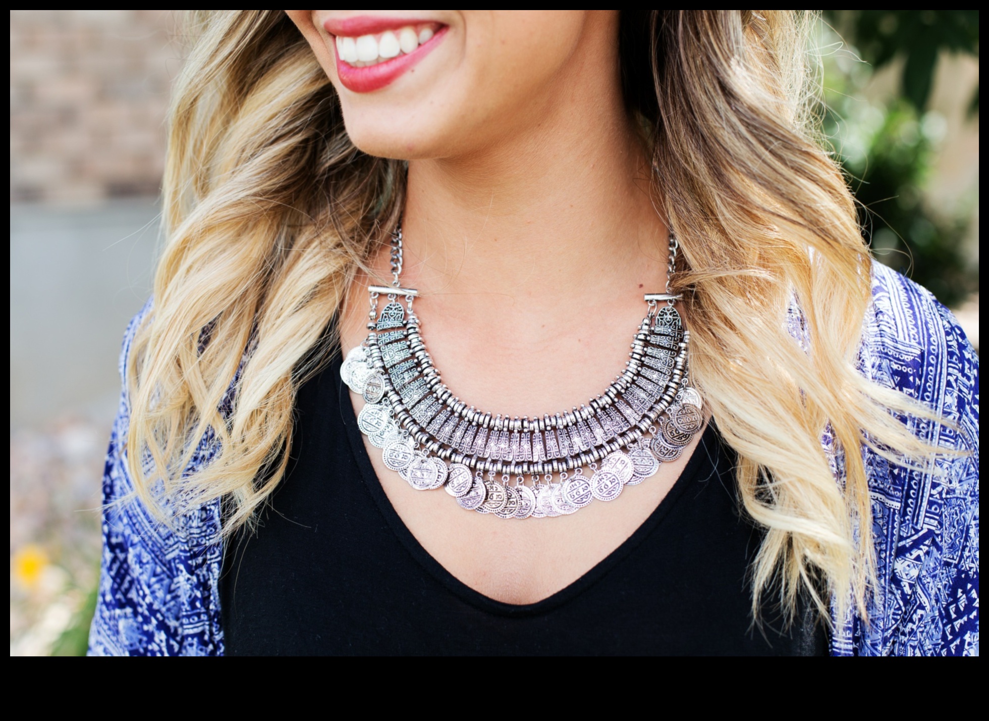 تزامن الأناقة اكتشف أفضل ما لديك مع مجوهرات الأزياء عبر عن أسلوبك الشخصي من خلال المجوهرات الرائعة التي تكمل مظهرك الفريد. 2 تزامن الأسلوب: اكتشف أفضل ما لديك مع مجوهرات الأزياء