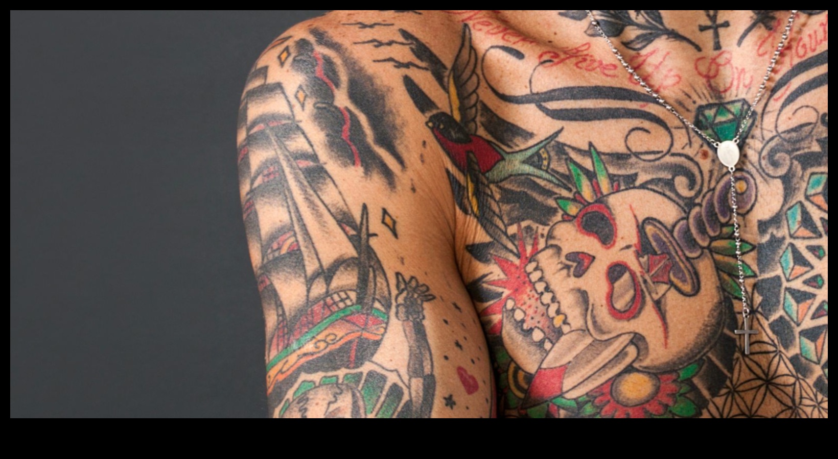 فرحة البحارة: الإلهام البحري في الوشم التقليدي