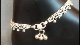 جاذبية أثيرية: اللآلئ التي تسحر بالنعمة