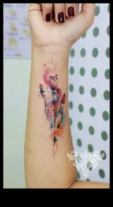 ما وراء الفرشاة: أفكار تصميم الوشم الحديثة والتجريدية