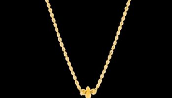 الانسجام في الذهب: غلف نفسك بدفء مجموعتنا من القلائد الذهبية