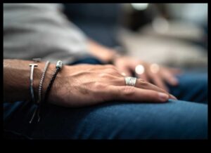 الرقي الحديث: ارفع خزانة ملابسك بالمجوهرات الرجالية